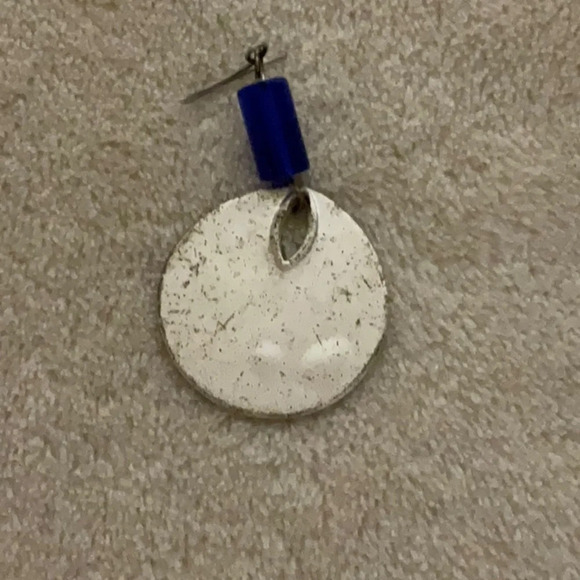 Earring - Picture 3 of 4